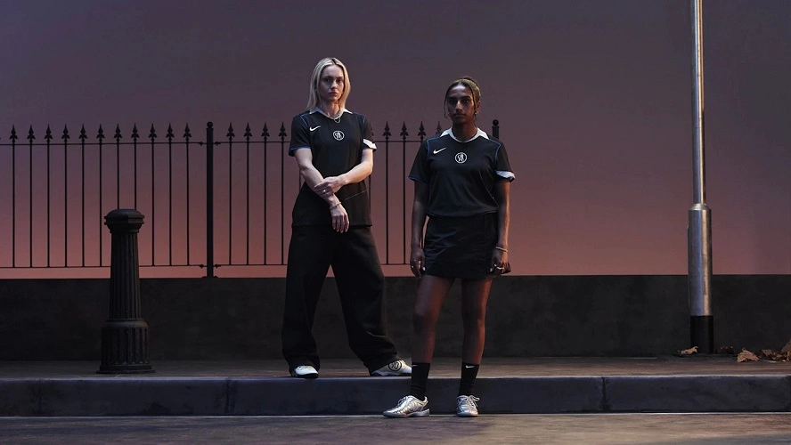 Chelsea FC Third Kit 25/26 in black and silver with blue accents and retro crest.